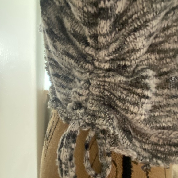 Free People Cowl Neck Crop - Picture 4 of 8